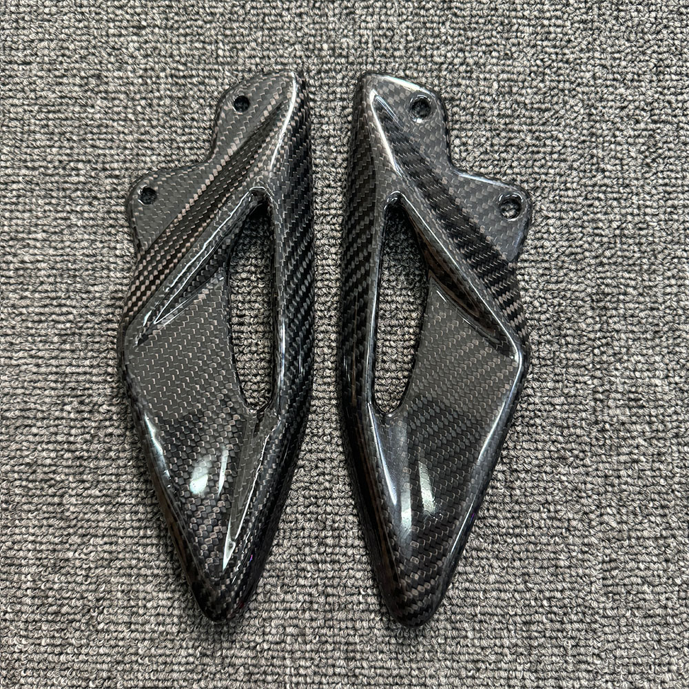 For Triumph Street Triple 660  - Crepe Pan Carbon 리뷰 및 가격