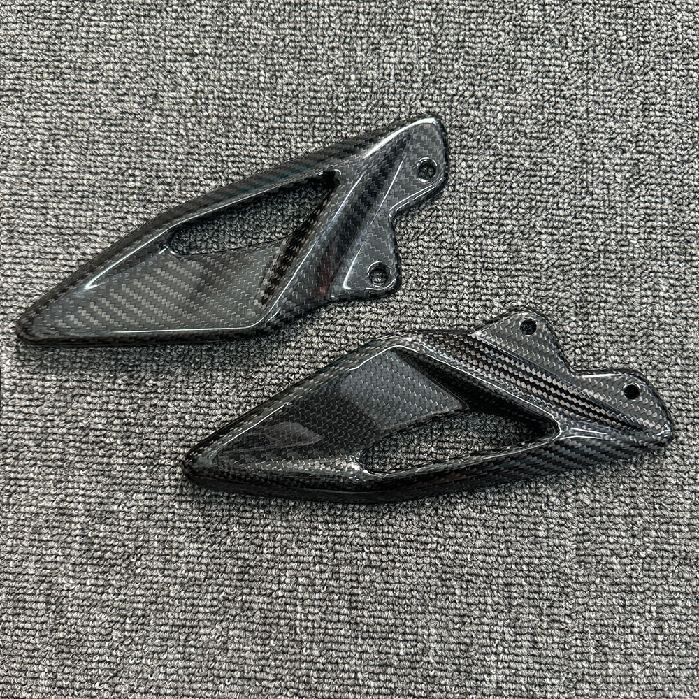 For Triumph Street Triple 660  - Crepe Pan Carbon 리뷰 및 가격